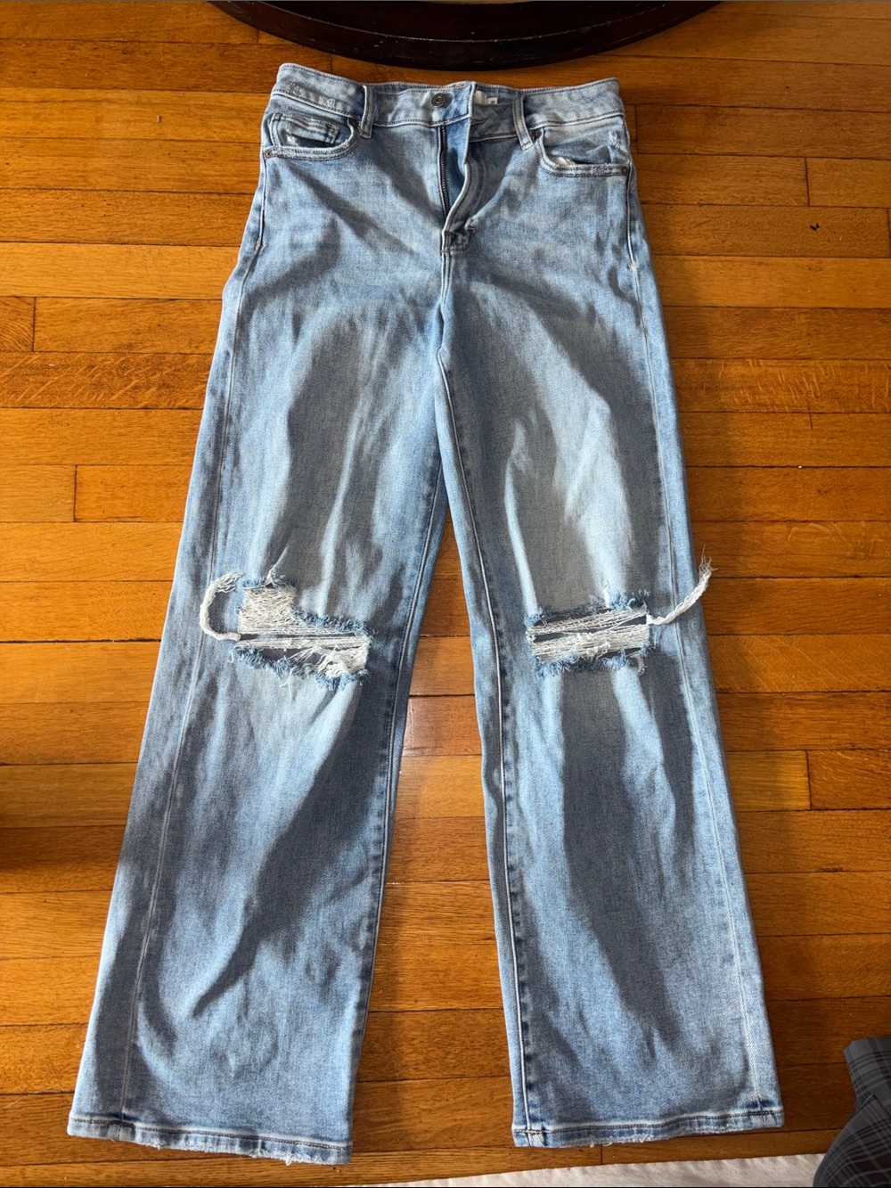 Light Wash Women's Wide-Leg Ripped Jeans